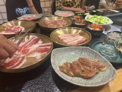 -臻牛烤肉