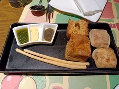 餐前面包蒜黄油-安妮意大利餐厅(国贸店)