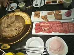 -猪啊牛呀羊啊铜盘烤肉(正大广场店)