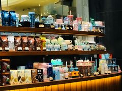 零售区-星巴克臻选(广州太古汇店)