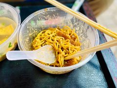 -松树干拌面店