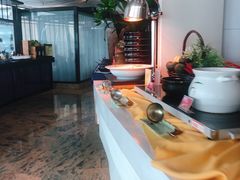 -亚洲国际大酒店·云顶阁旋转自助餐厅