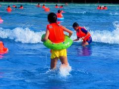 -黄河谷马拉湾海浪浴场