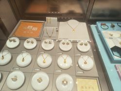 -周大福 CHOW TAI FOOK(新世界百货崇文店)