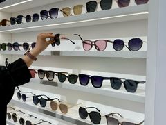 -美式眼镜·授权蔡司.依视路.尼康.豪雅.明月(南翔印象城店)