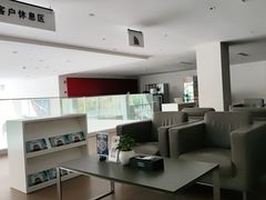 -上海冠松华奥奥迪4S店(张江店)