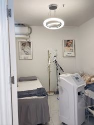 -瓷肌博士·祛痘科技美肤