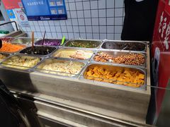 自助取餐区-三兄弟高炉烧饼