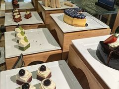 -大中华希尔顿酒店-念自助餐·嗨啤·小龙虾