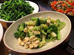 西蓝花拌桃仁-赤宴·川菜(玉林店)