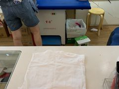 -爱革·奢品·鞋包·衣物·家居(金桥国际商业广场店)