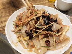 五彩拉皮-超越炭火牛蛙火锅鸡(河东店)