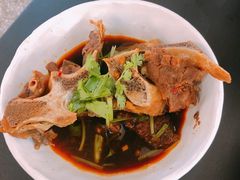 香辣牛骨-贡梅老面馆·蟹粉面·无锡特色小吃(南长街主推店)