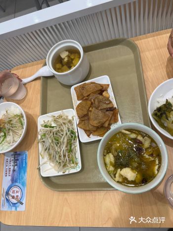 免费的米饭直接吃到撑 真心推荐这家店 已经来过很多次了