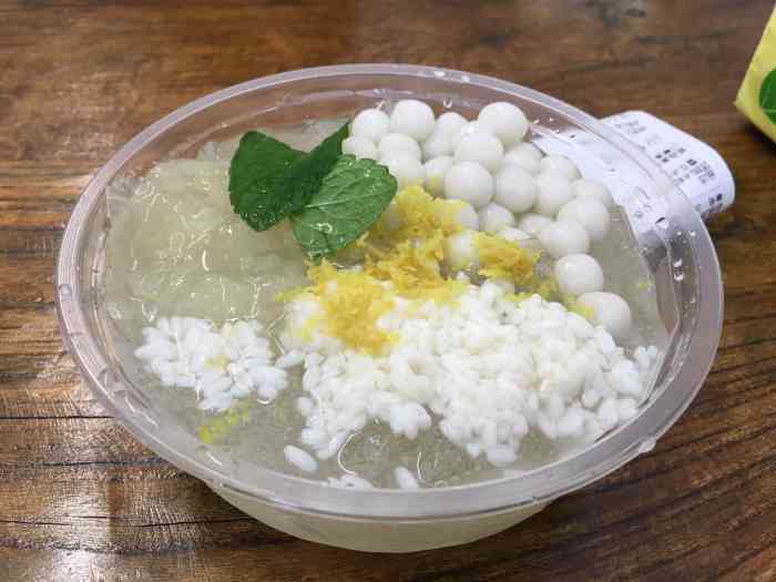打分 雪花冰粉的味道很新奇,第一次见识到这种风味,非常可以!
