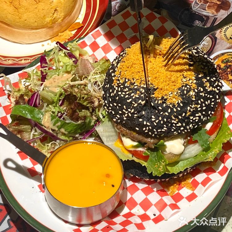 广州首店 | 肥韬茶餐厅💕50+一天的快乐