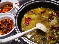 -渝是乎酸菜鱼·川渝小炒(新世界百货望京店)