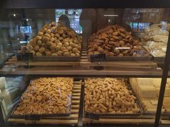 -昆明冠生园·蛋糕·面包(南强街店)