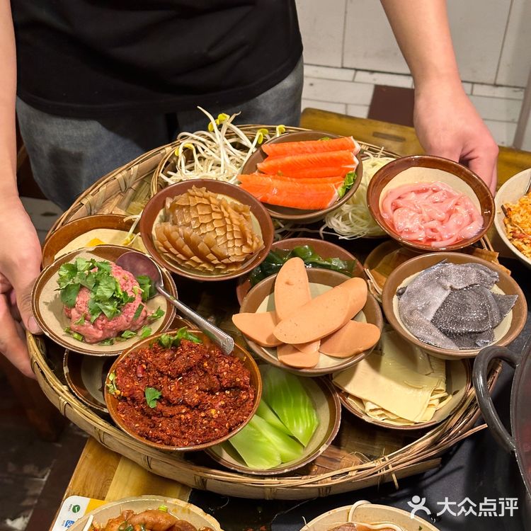 藏在解放碑老巷子里的社区火锅 好吃不贵！！！