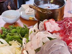 -周老三跷脚牛肉·全牛火锅(非遗传承店)