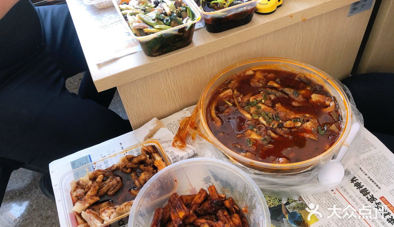 应该点两个清淡的小蔬菜的！