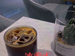 冰美式-Fridi Patisserie Cafe