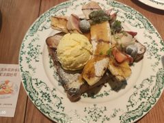冰淇淋水果双拼配法国吐司-芭莉与彩虹西餐厅(成都合生汇店)