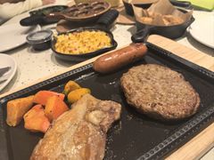 -必胜客(WOW中央公园店)