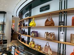 -乐蓬马歇百货公司(Rive Gauche)