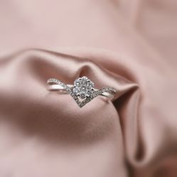 -威德钻石-克拉钻大本营(南京东路店)