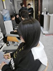 -藤野造型烫发染发