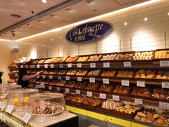 面包甜点陈列柜-老佛爷饼店