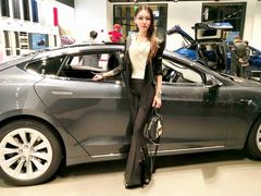 -TESLA 特斯拉(上海太古汇体验店)