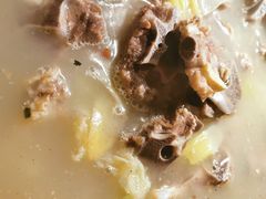 -虾弄弄海派小龙虾·牛羊蝎子火锅