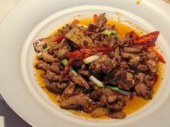 -阿瓦山寨·湘菜现炒·剁椒鱼头王(咸阳总店)