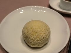 黑松露鹅肝包-新荣记(南京西路店)