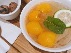 枇杷雪梨银耳羹-炖物24章·顺时轻养茶(杭州大厦店)