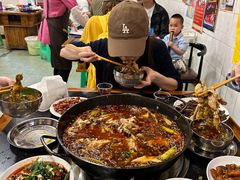 -鸿顺老铁锅美蛙鱼府(解放碑店)