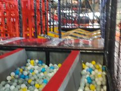 -嗨翻Hi-Fun竞技主题乐园·蹦床亲子生日轰趴(国光1937店)