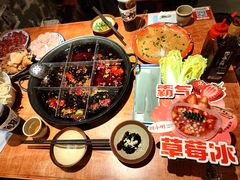 -周小明火锅(黑金冠社区店)