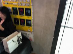 -荒岛实景沉浸密室(江汉路1店)