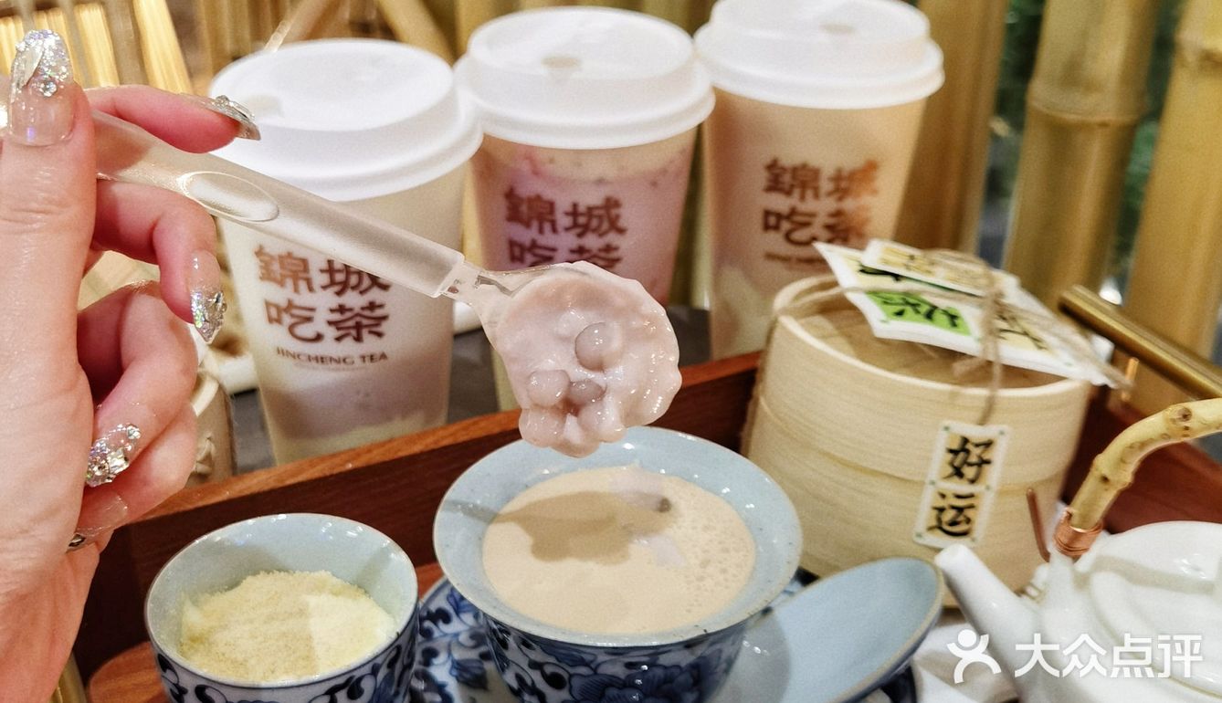 成都，奶茶也要用盖碗喝才香！茶市开张喽～