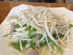 青椒芦根炒肉丝-小春农家乐