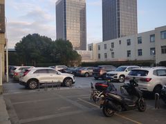 -海伦精致生活广场-停车场