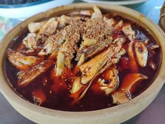 -土砂锅生态山庄·非遗砂锅雅鱼