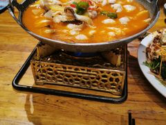 -老滇山寨•云南特色菜•地方菜•民族风情歌舞表演(金碧店)