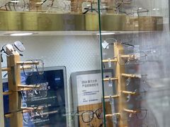 -朱师傅眼镜·蔡司·依视路·尼康(市先进店)