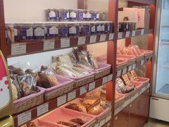 -红宝石·鲜奶小方·海派西点房(莘庄龙之梦店)