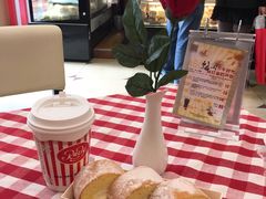 -红宝石·鲜奶小方·海派西点房(南丹店)