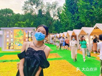 周末玩乐逛集市很休闲喔！